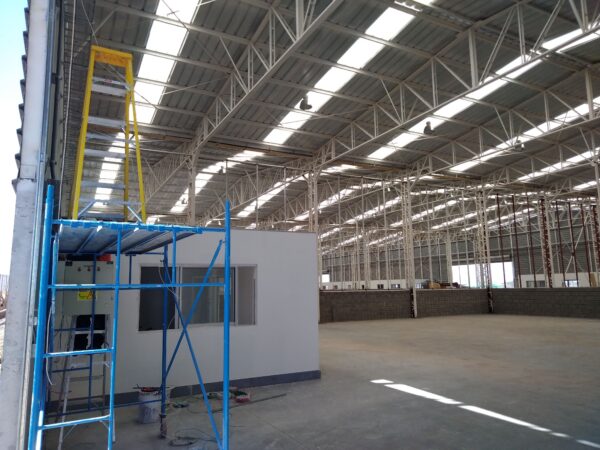 Bodega en centro de bodegaje industrial - Imagen 3
